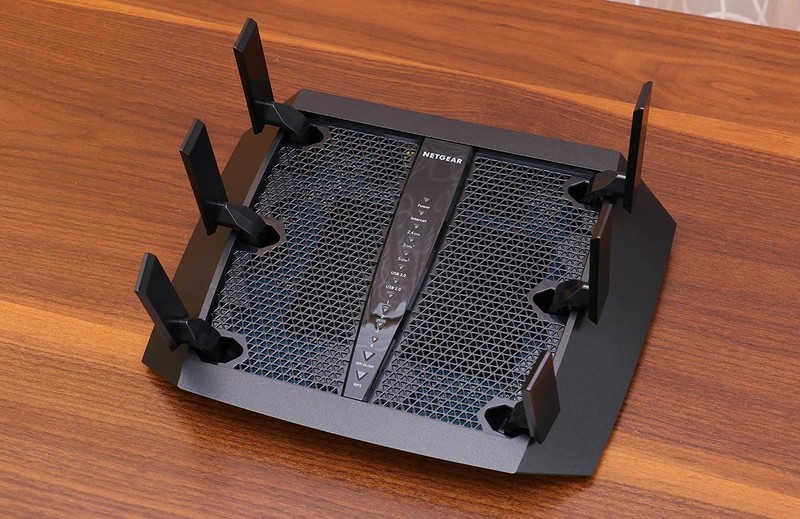 搞定200平米新房，网件 R8000P 三频千兆无线路由器开箱简测