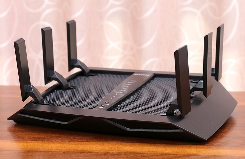 搞定200平米新房，网件 R8000P 三频千兆无线路由器开箱简测