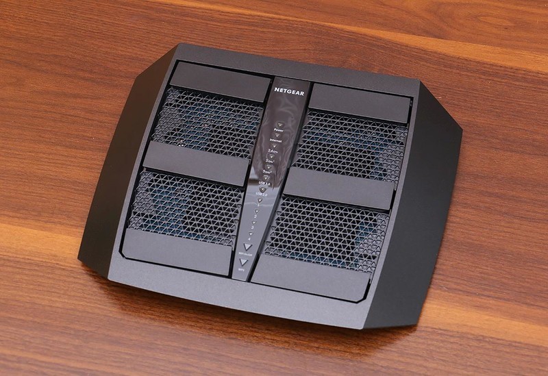 搞定200平米新房，网件 R8000P 三频千兆无线路由器开箱简测