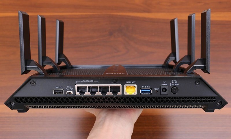 搞定200平米新房，网件 R8000P 三频千兆无线路由器开箱简测