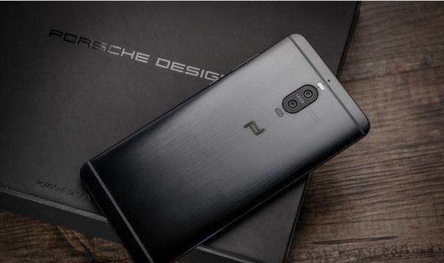 万元超苹果 华为Mate 9保时捷设计评测