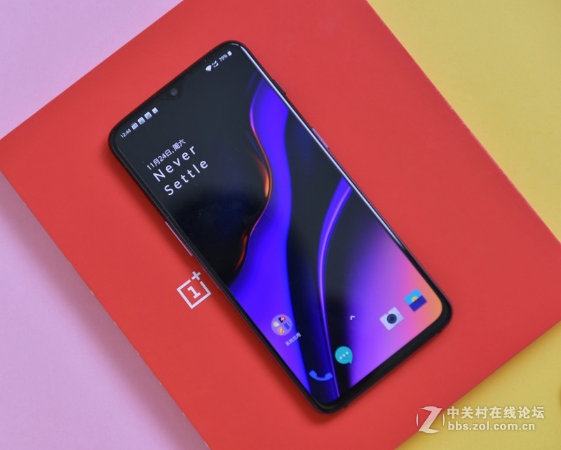 苛刻体验评测！一加6T电光紫是电是光还是神旗舰手机！