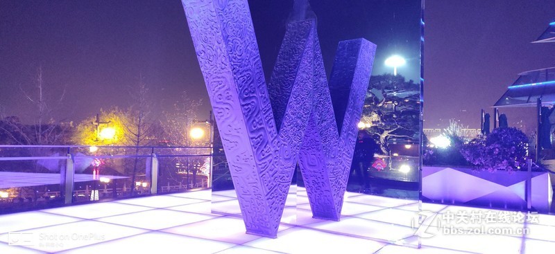 苛刻体验评测！一加6T电光紫是电是光还是神旗舰手机！