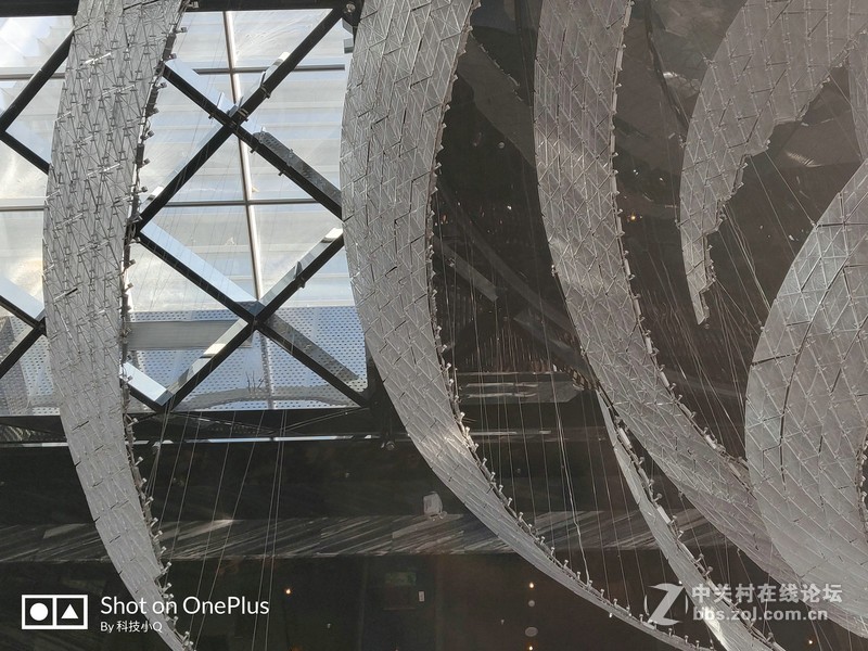 苛刻体验评测！一加6T电光紫是电是光还是神旗舰手机！