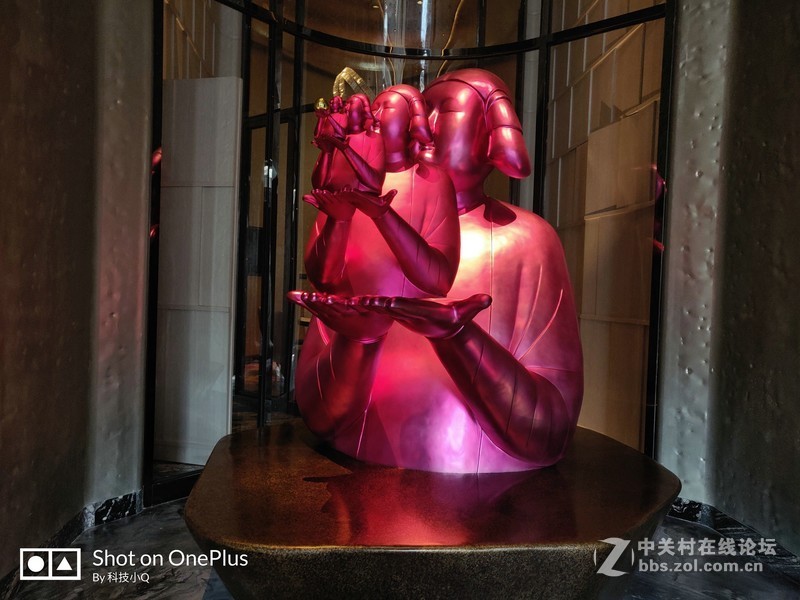 苛刻体验评测！一加6T电光紫是电是光还是神旗舰手机！