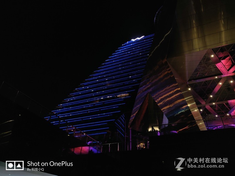 苛刻体验评测！一加6T电光紫是电是光还是神旗舰手机！