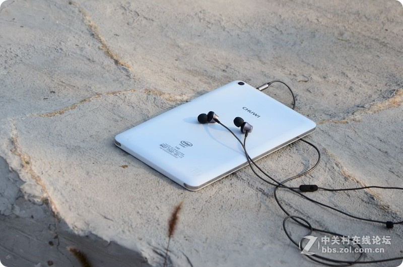 娱乐办公两不误，驰为Hi8双系统平板