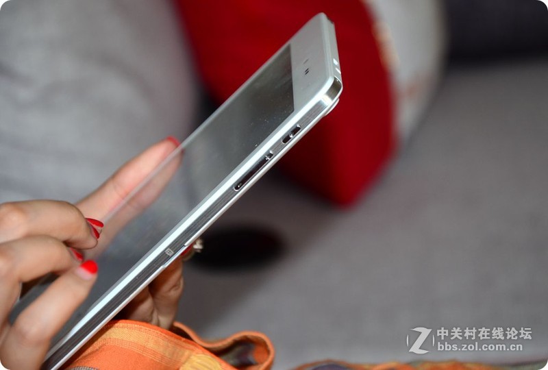 娱乐办公两不误，驰为Hi8双系统平板