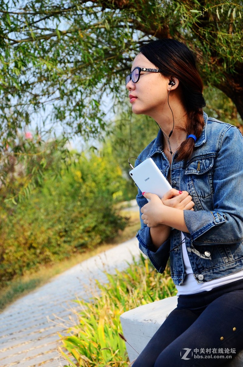 娱乐办公两不误，驰为Hi8双系统平板