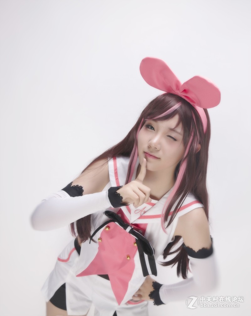 第一次拍摄COS的照片，小美女表情很到位