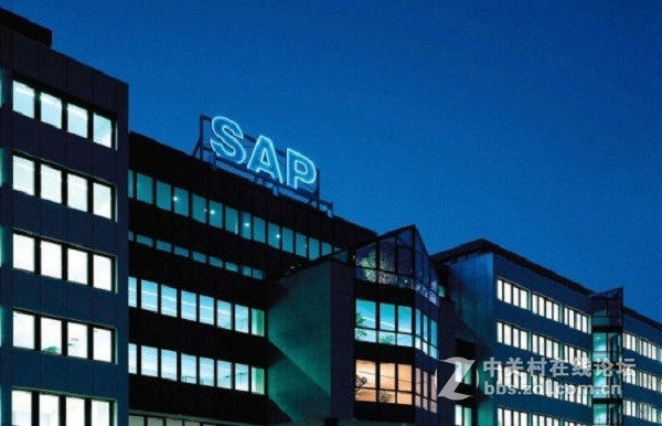 在SaaS Q2市场中，微软占据17％的市场份额，位列第一