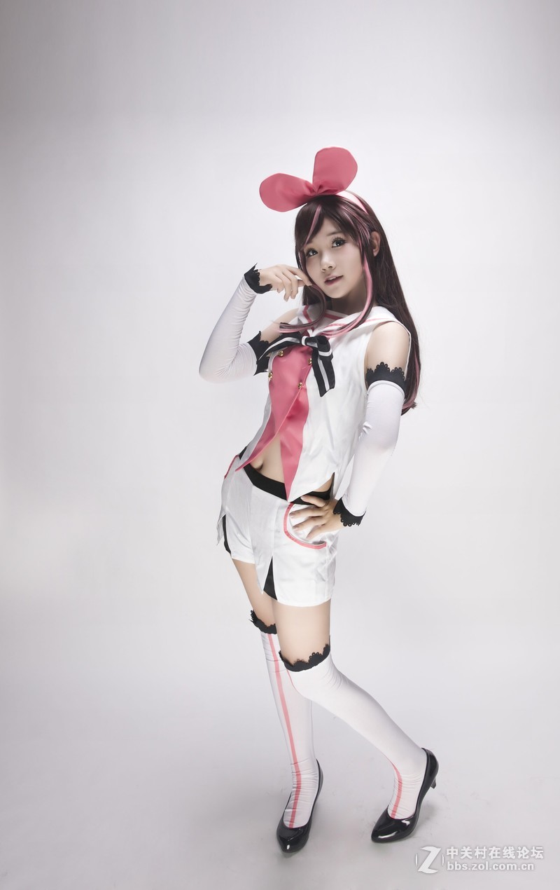 第一次拍摄COS的照片，小美女表情很到位