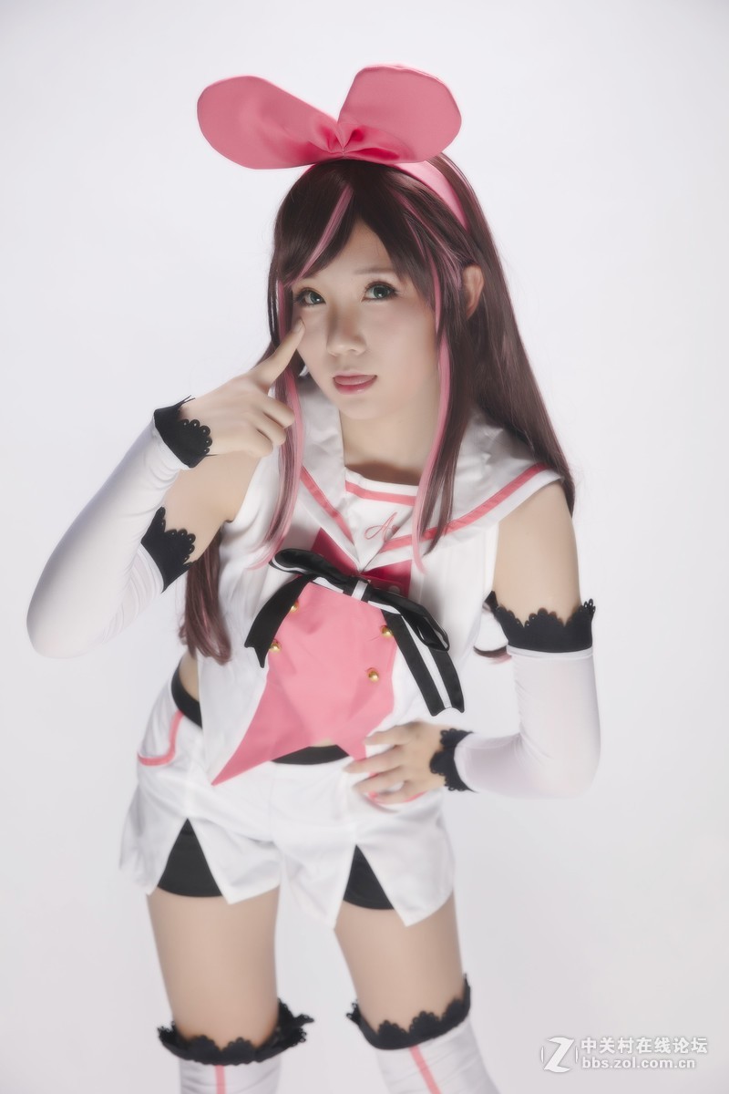 第一次拍摄COS的照片，小美女表情很到位