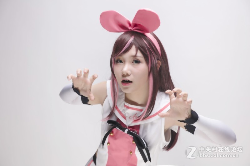 第一次拍摄COS的照片，小美女表情很到位