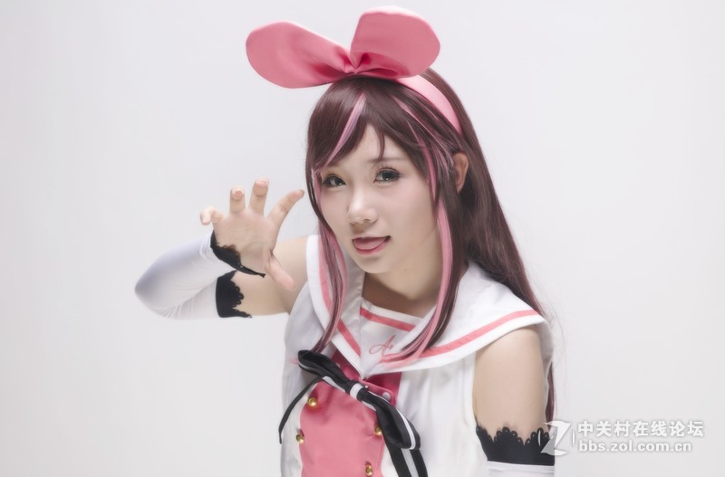 第一次拍摄COS的照片，小美女表情很到位