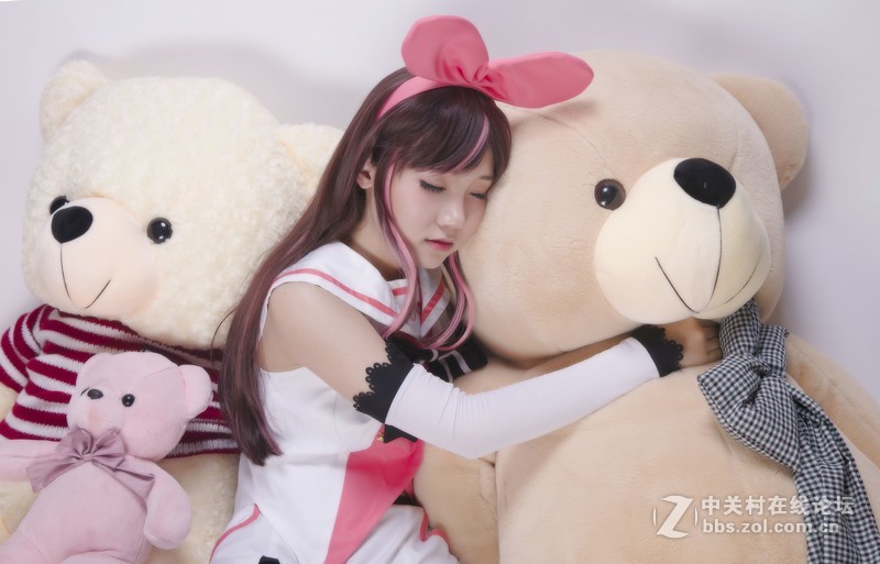 第一次拍摄COS的照片，小美女表情很到位