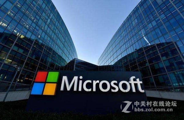 在SaaS Q2市场中，微软占据17％的市场份额，位列第一