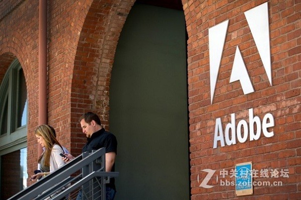 在SaaS Q2市场中，微软占据17％的市场份额，位列第一