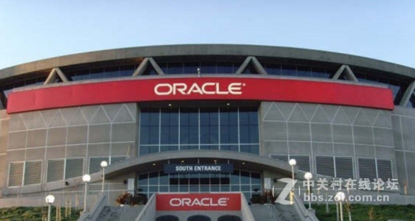 在SaaS Q2市场中，微软占据17％的市场份额，位列第一