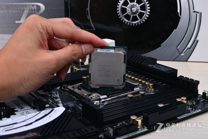 最强阵容决战守望先锋 4k分辨率，X99平台玩全塔