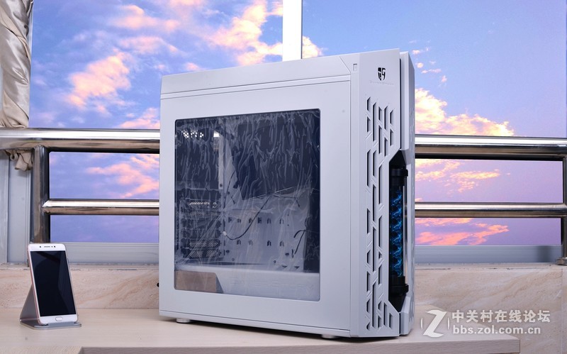 最强阵容决战守望先锋 4k分辨率，X99平台玩全塔