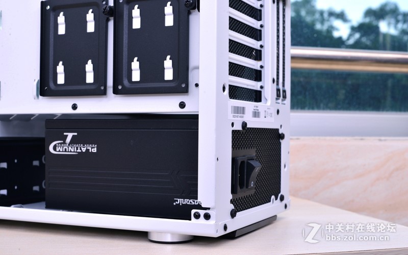 最强阵容决战守望先锋 4k分辨率，X99平台玩全塔