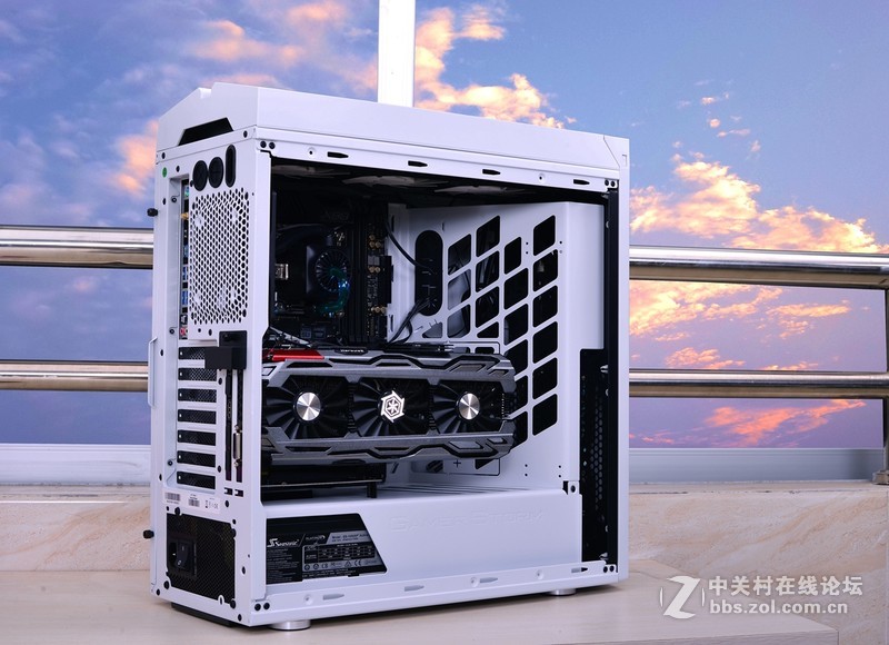 最强阵容决战守望先锋 4k分辨率，X99平台玩全塔