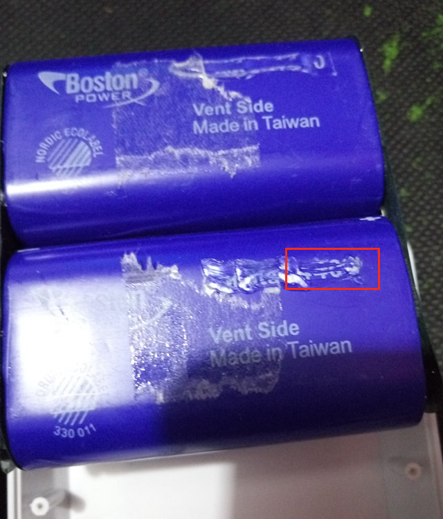 拆一个爱国者半岛铁盒U10000移动电源, 少见的波士顿电芯