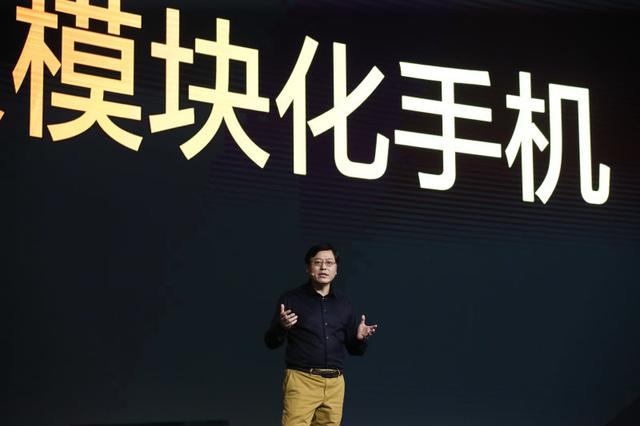 高端手机市场大搏杀，Moto Z 是那个赵子龙吗？