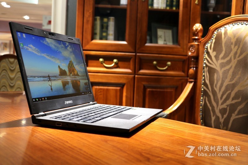 ＃迅捷高效，至轻随行＃不吹不黑的清华同方笔记本深入评测