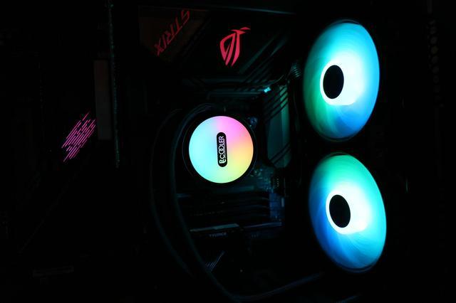 360度可旋转水冷头  全面屏ARGB灯效 超频三凌镜GI-CX240ARGB水冷测评体验