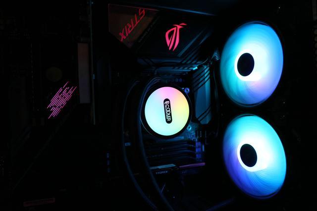 360度可旋转水冷头  全面屏ARGB灯效 超频三凌镜GI-CX240ARGB水冷测评体验