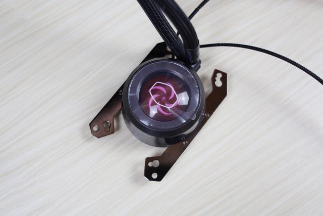 水冷的诱惑 酷冷至尊冰神P240 ARGB装机体验