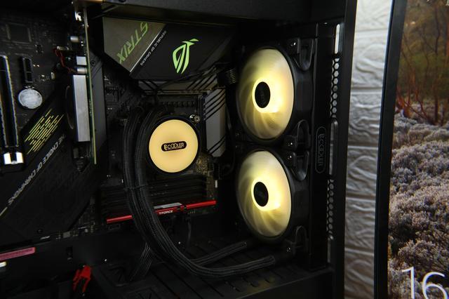 360度可旋转水冷头  全面屏ARGB灯效 超频三凌镜GI-CX240ARGB水冷测评体验