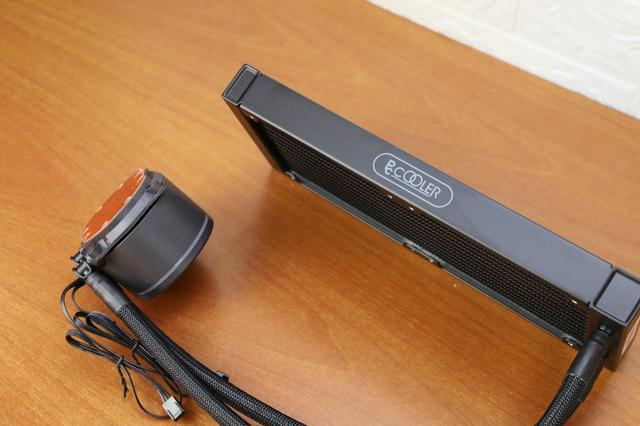 360度可旋转水冷头  全面屏ARGB灯效 超频三凌镜GI-CX240ARGB水冷测评体验