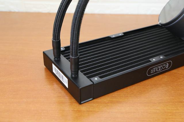 360度可旋转水冷头  全面屏ARGB灯效 超频三凌镜GI-CX240ARGB水冷测评体验