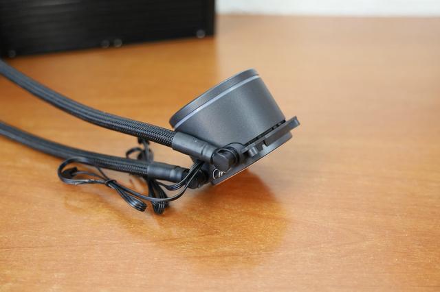 360度可旋转水冷头  全面屏ARGB灯效 超频三凌镜GI-CX240ARGB水冷测评体验