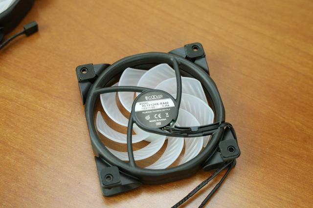 360度可旋转水冷头  全面屏ARGB灯效 超频三凌镜GI-CX240ARGB水冷测评体验