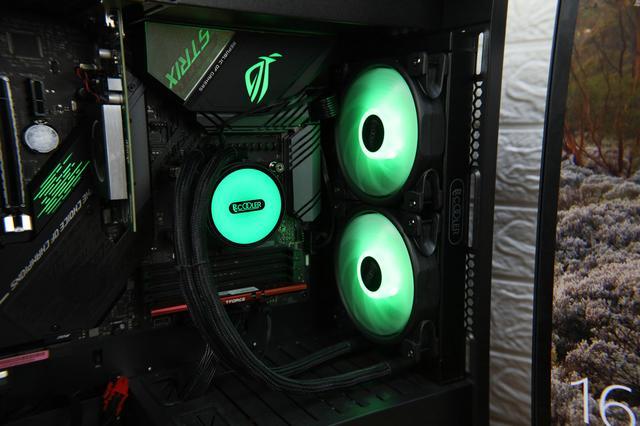 360度可旋转水冷头  全面屏ARGB灯效 超频三凌镜GI-CX240ARGB水冷测评体验