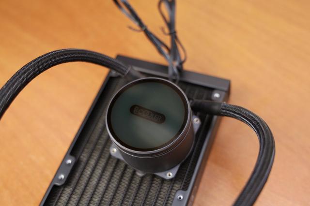 360度可旋转水冷头  全面屏ARGB灯效 超频三凌镜GI-CX240ARGB水冷测评体验