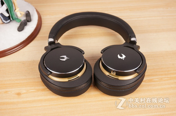 专为手机设计，魔磁M550的可换线材和收纳