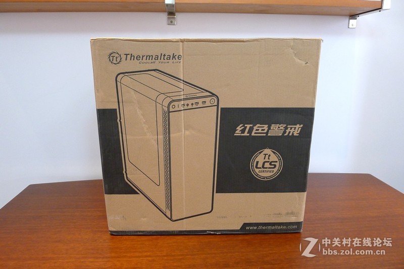 机箱也玩全景天窗，Tt红色警戒装机作业