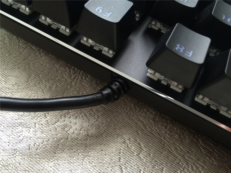 【温柔】又一高性价比力作，雷柏v500RGB合金版机械键盘评测