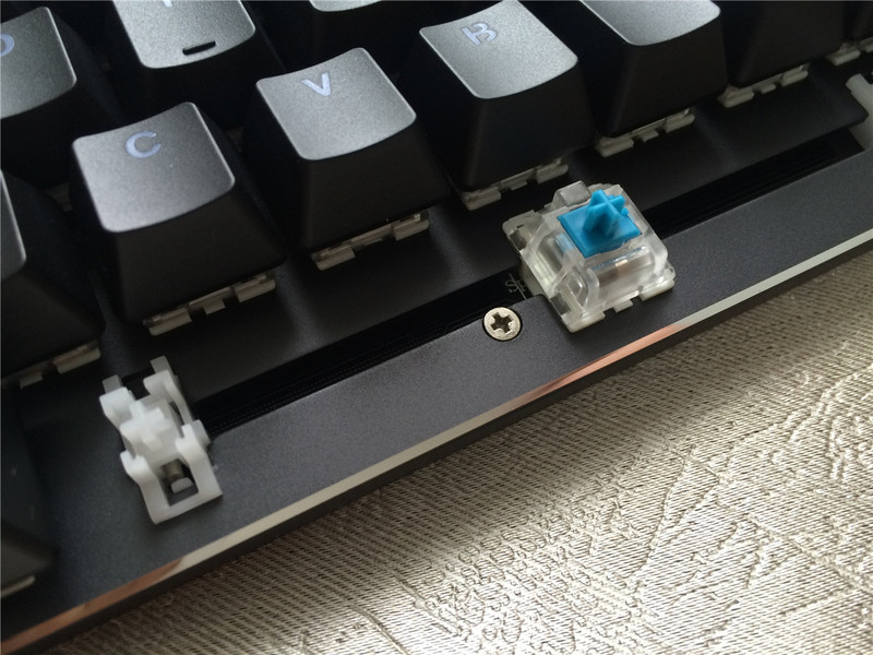 【温柔】又一高性价比力作，雷柏v500RGB合金版机械键盘评测