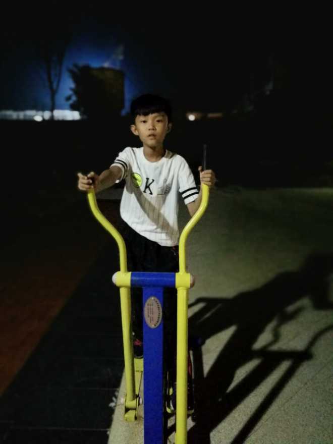 晚上照像效果不太理想，请大神友招！