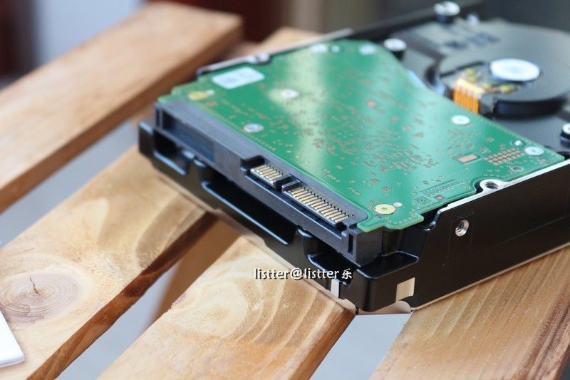 #超大容量 自由存储＃ 速度狂秒低端SSD，HGST 10T充氦机械硬盘测评