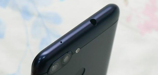 华硕 ZenFone Max Plus 入手开箱！