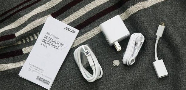 华硕 ZenFone Max Plus 入手开箱！