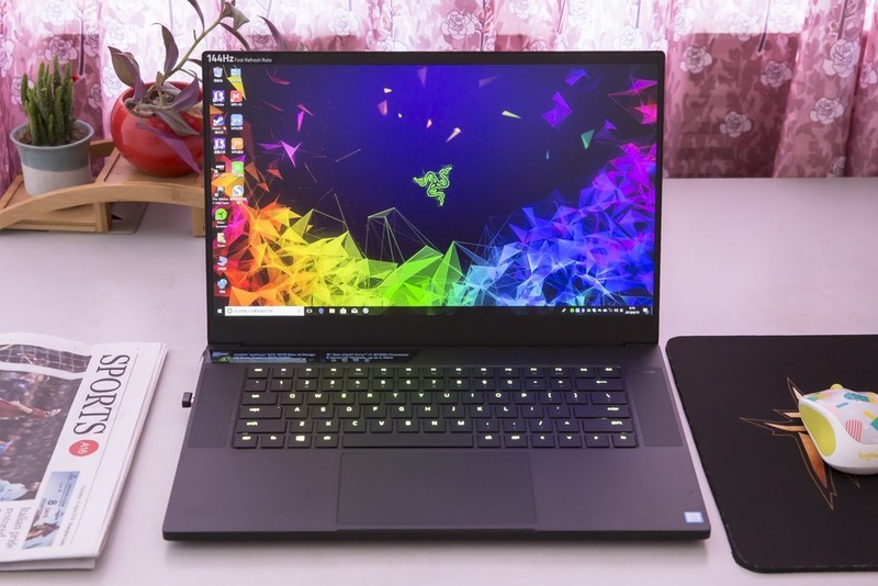 【版块开荒】雷蛇灵刃15超薄游戏本，吃鸡80帧游戏体验性能王者