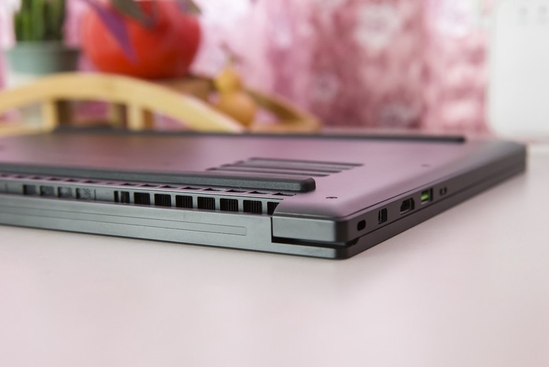 【版块开荒】雷蛇灵刃15超薄游戏本，吃鸡80帧游戏体验性能王者